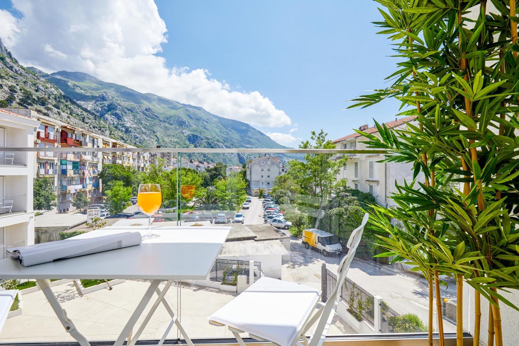 Maison W Kotor Exteriör bild
